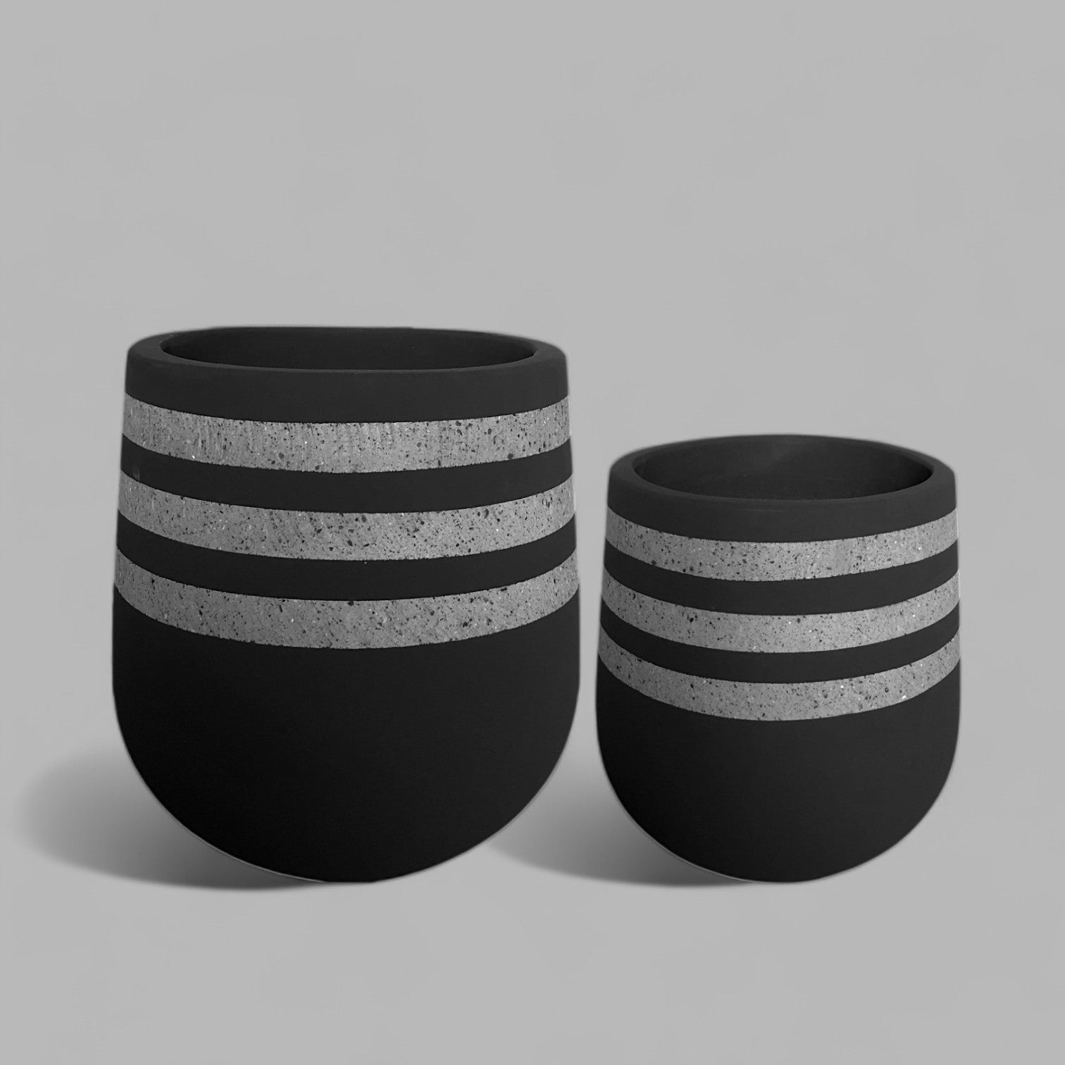 VT133S - PAINTED FOAM LITE & CONCRETE PLANTER (6592789348481)