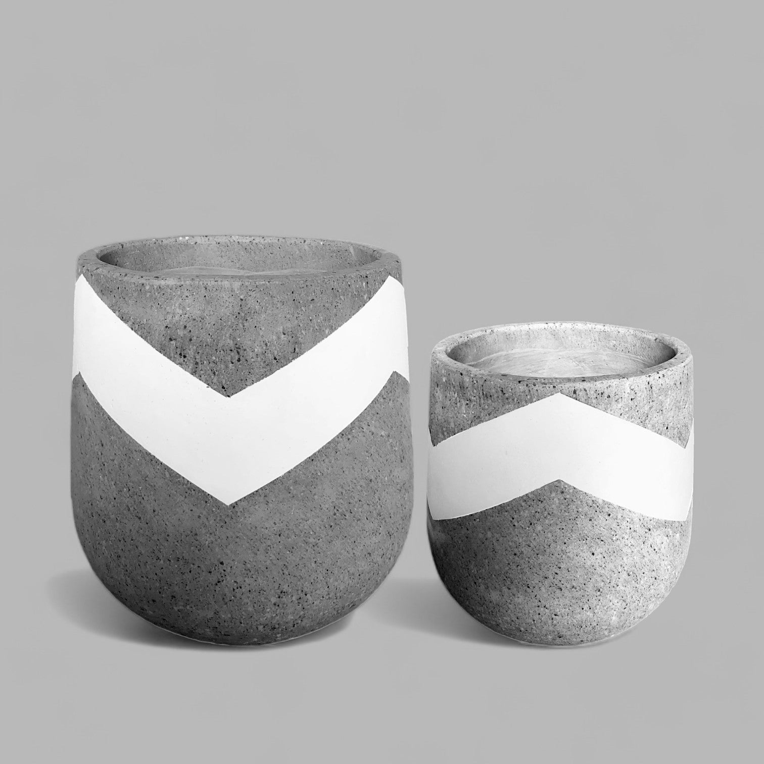 VT133S - PAINTED FOAM LITE & CONCRETE PLANTER (6592789348481)