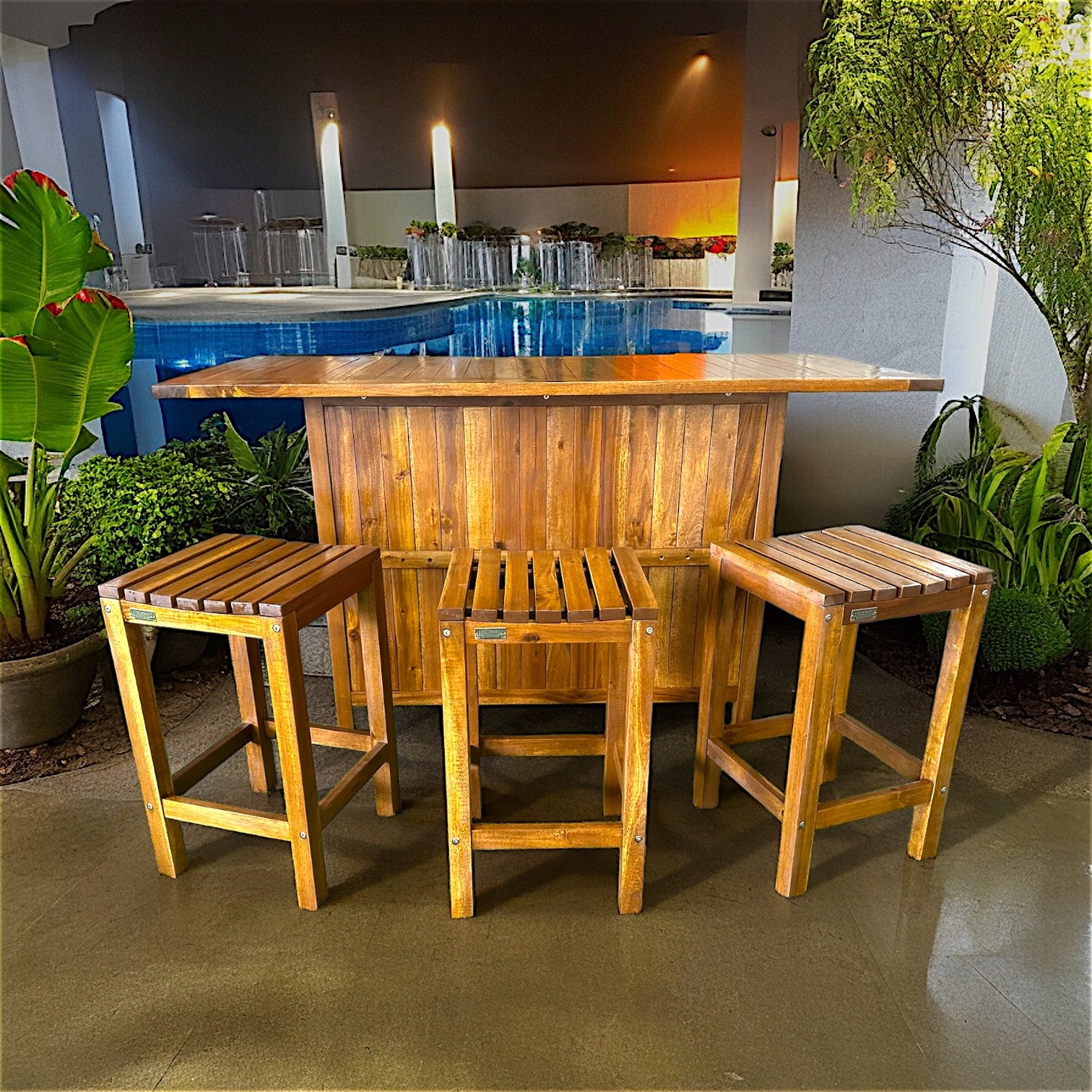 T020 - Waikiki Bar Table (6593844478081)