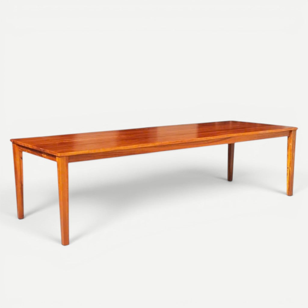 Hawaiian Discovery Furniture Molokai 10-seater dining table made of polished brown acacia hardwood