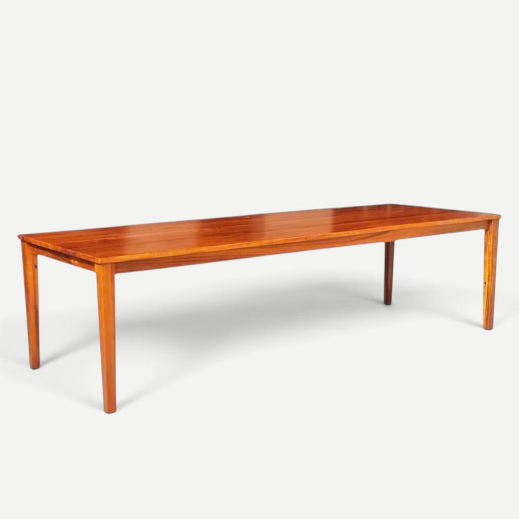 Hawaiian Discovery Furniture Molokai 10-seater dining table made of polished brown acacia hardwood